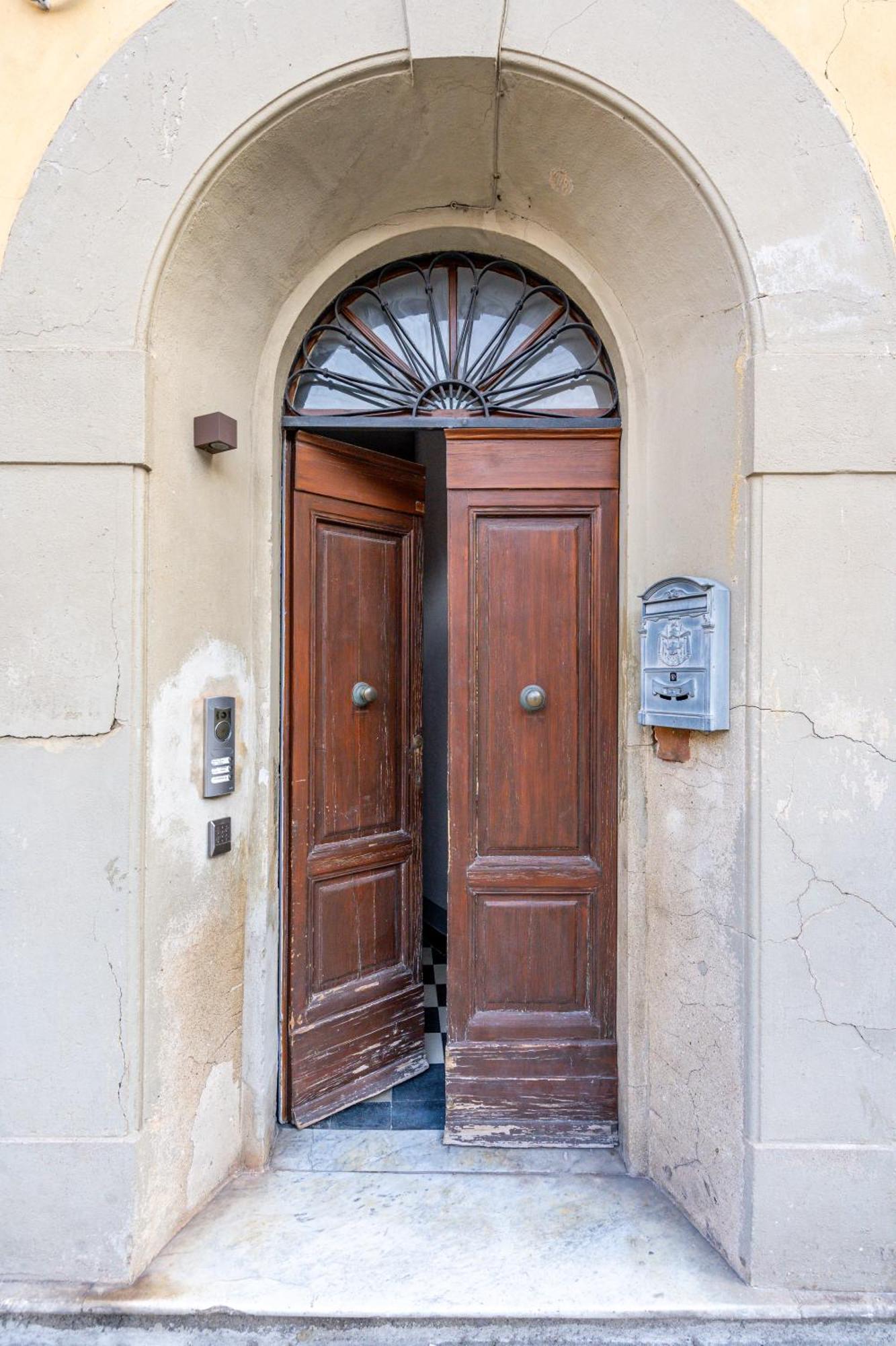B&B Via Corsica 10 Pisa Bagian luar foto